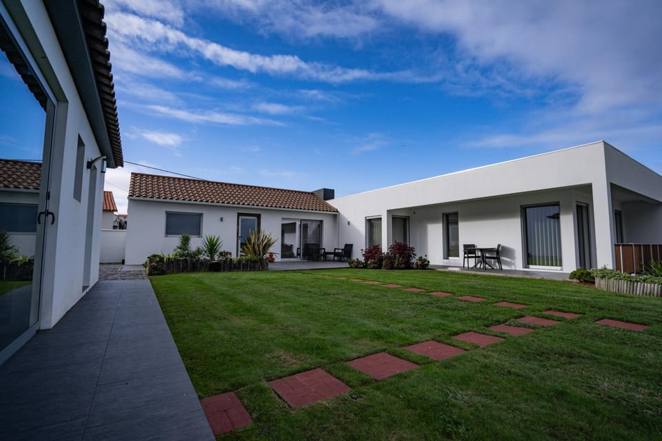 Property building, Facade/entrance, Garden