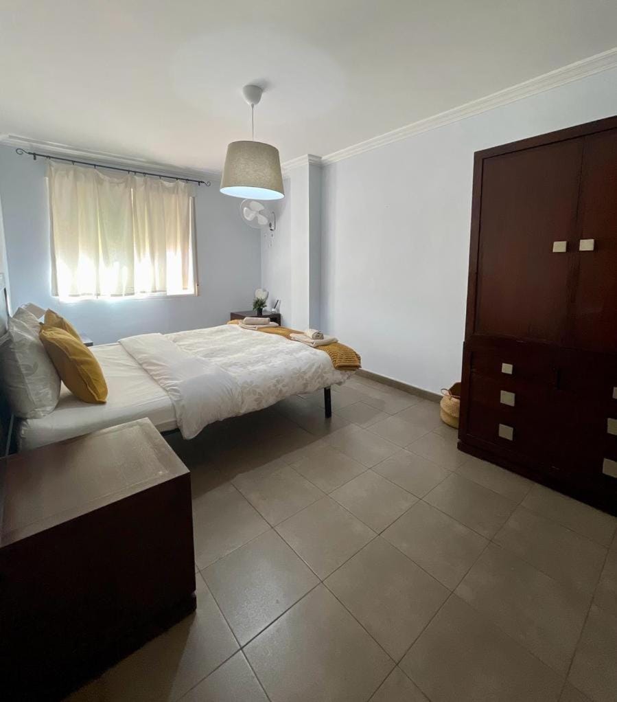 Photo of the whole room, Bedroom, wardrobe