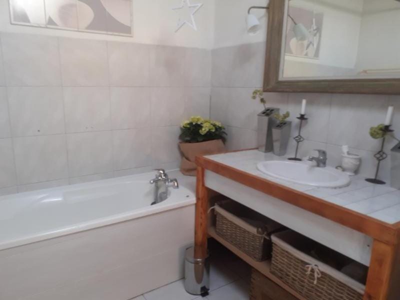 Chambre dans une grande Maison entre Canal du Midi et Centre Ville Vacation rental in Béziers