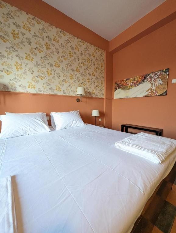 Okeania Seafront Rooms in Kamena Vourla Apartment in Peloponnese, Western Greece and the Ionian