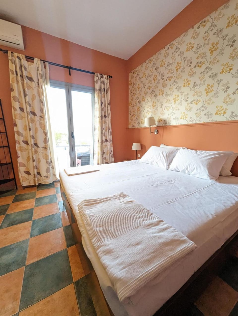 Okeania Seafront Rooms in Kamena Vourla Apartment in Peloponnese, Western Greece and the Ionian