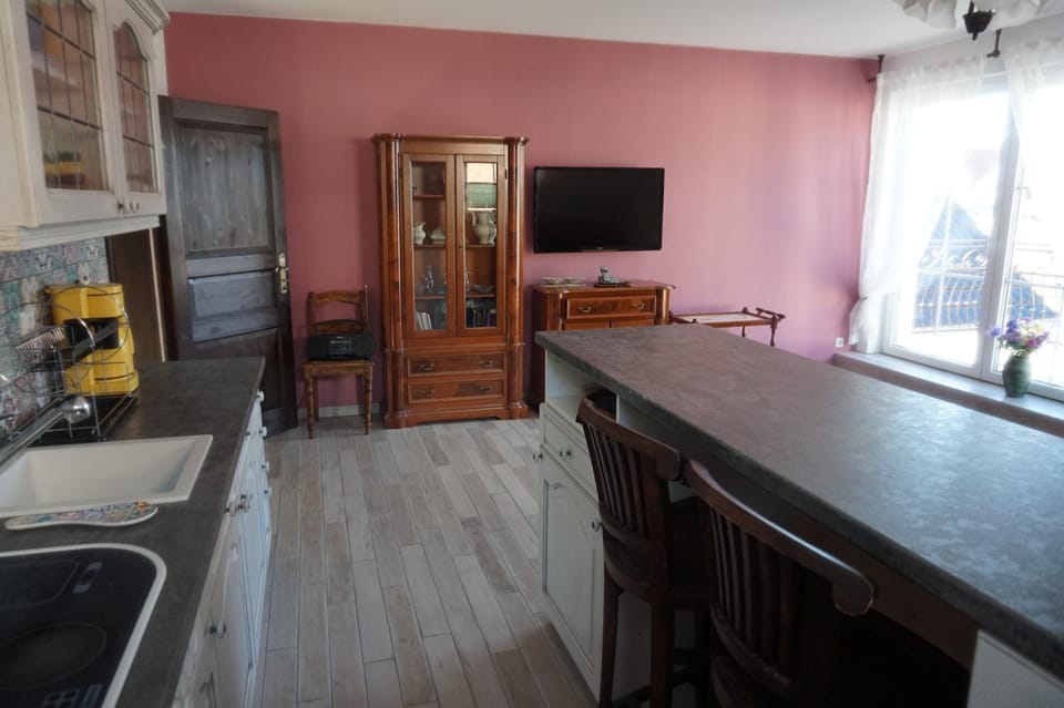 Communal lounge/ TV room, TV and multimedia, Kitchen or kitchenette