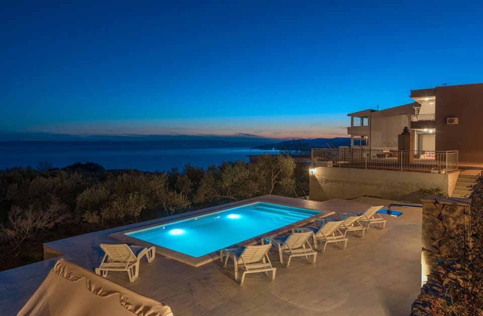 Pool view, Swimming pool, Swimming pool