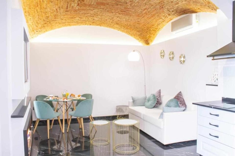 Kitchen or kitchenette, Living room, Seating area