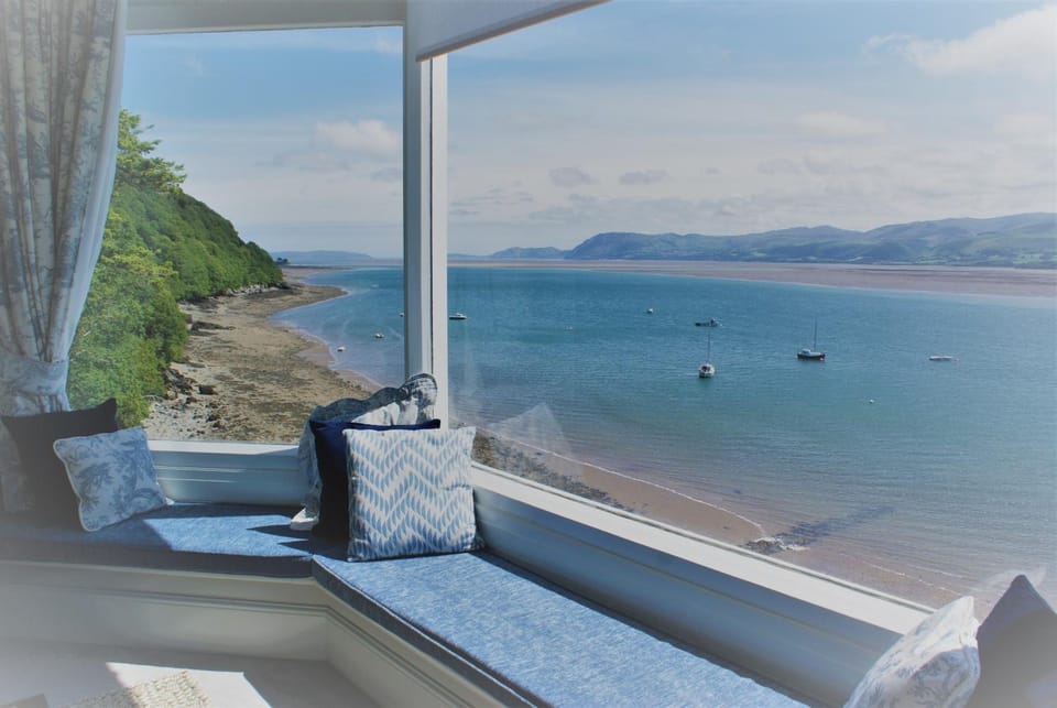 View (from property/room), View (from property/room), Bedroom, Mountain view, Mountain view, Sea view