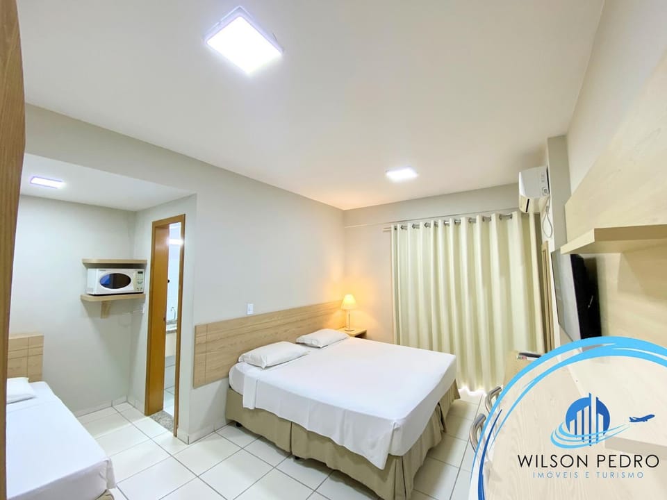 Bed, TV and multimedia, Photo of the whole room, Bedroom, microwave, air conditioner