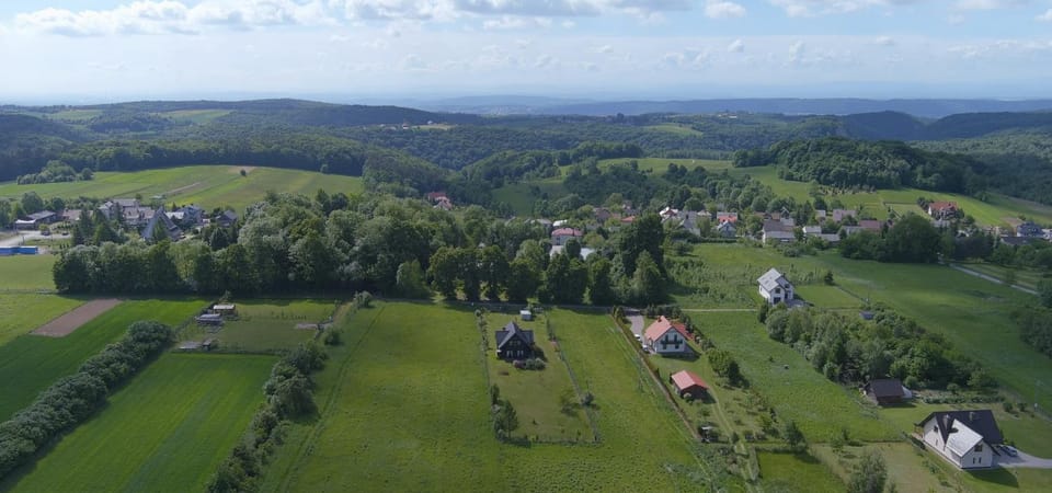 Off site, Neighbourhood, Location