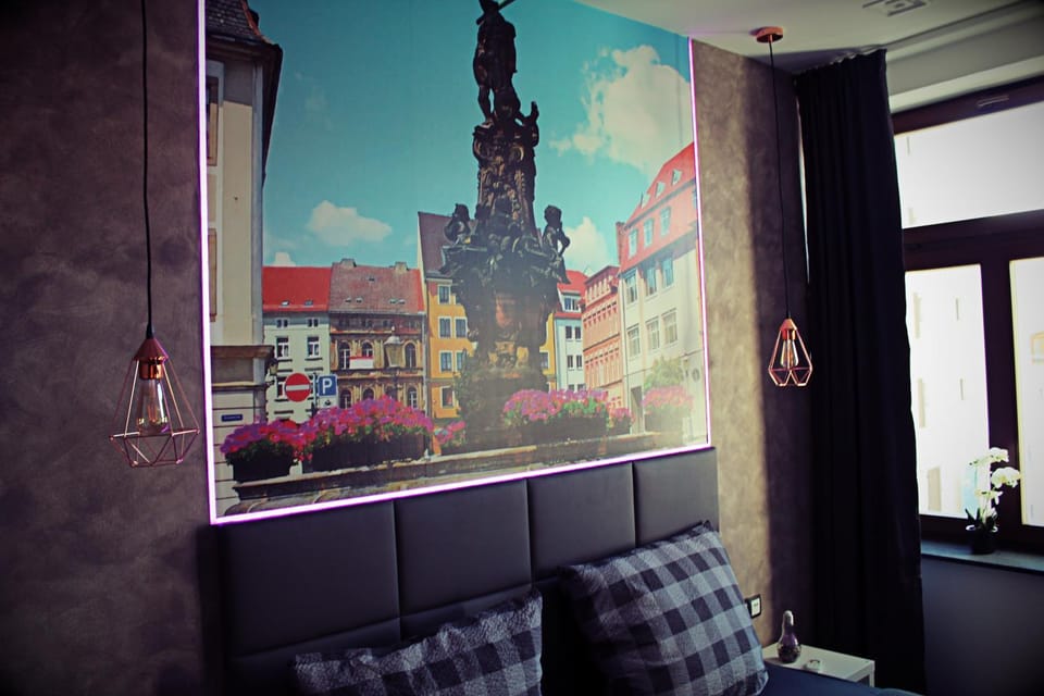 Staff, Bed, Photo of the whole room, Bedroom