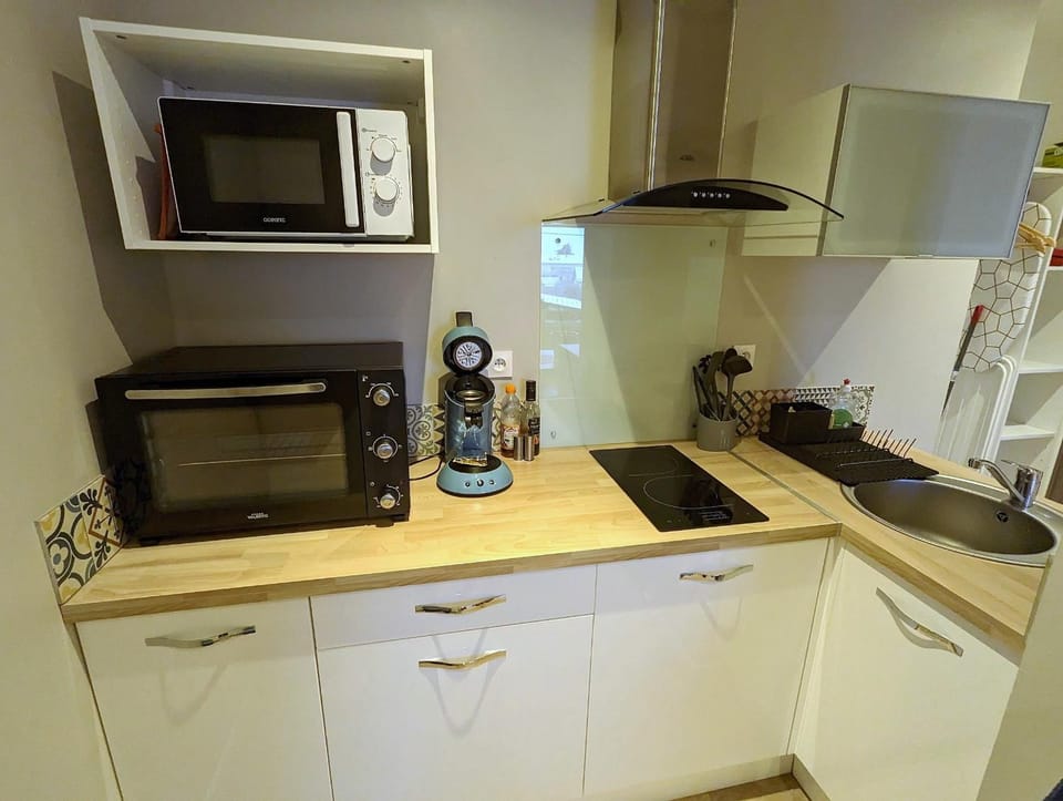 Coffee/tea facilities, washing machine, kitchen
