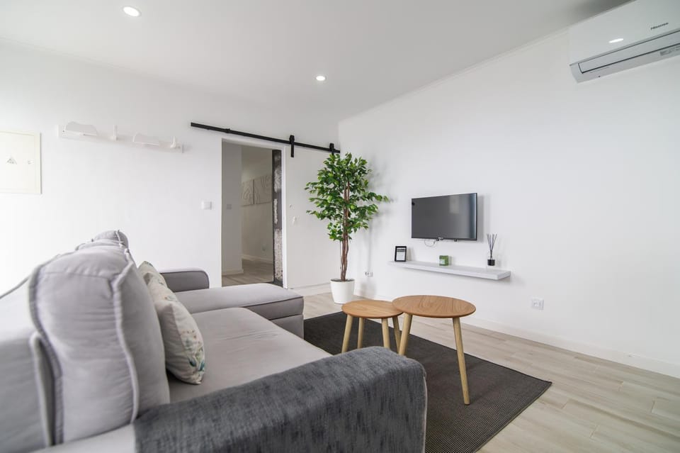 Communal lounge/ TV room, air conditioner