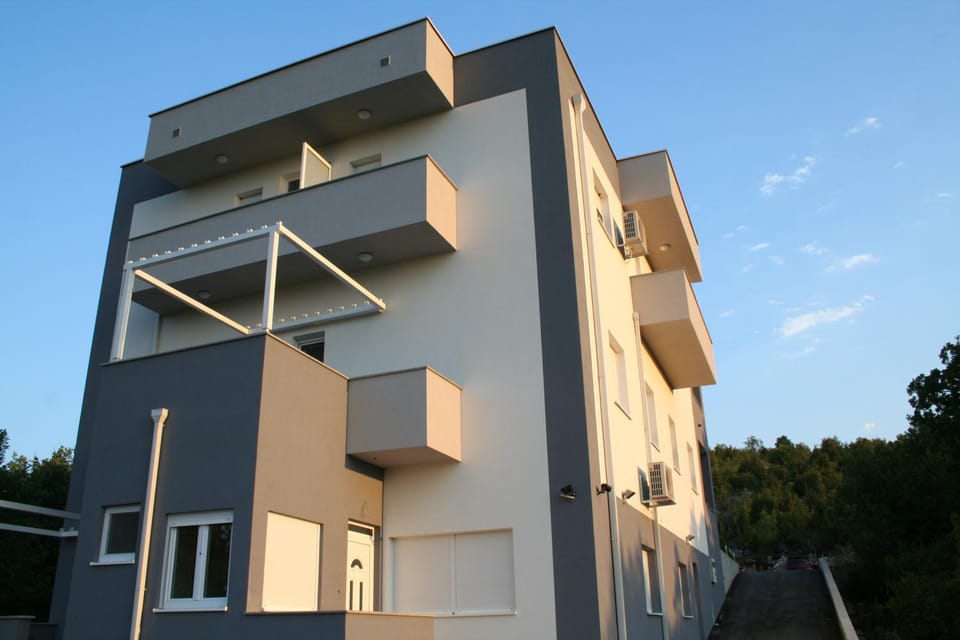 Facade/entrance, Facade/entrance, Spring, Bird's eye view, Decorative detail