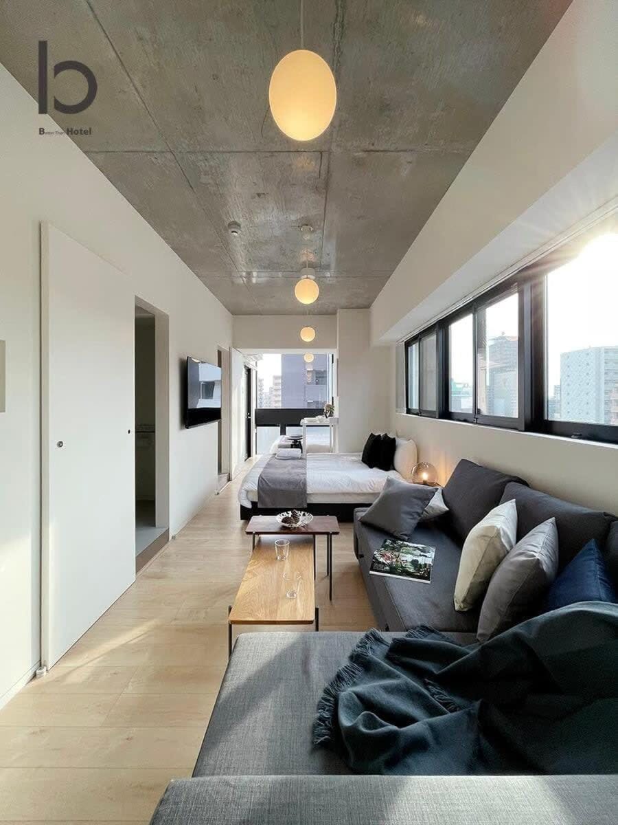 Bed, Seating area