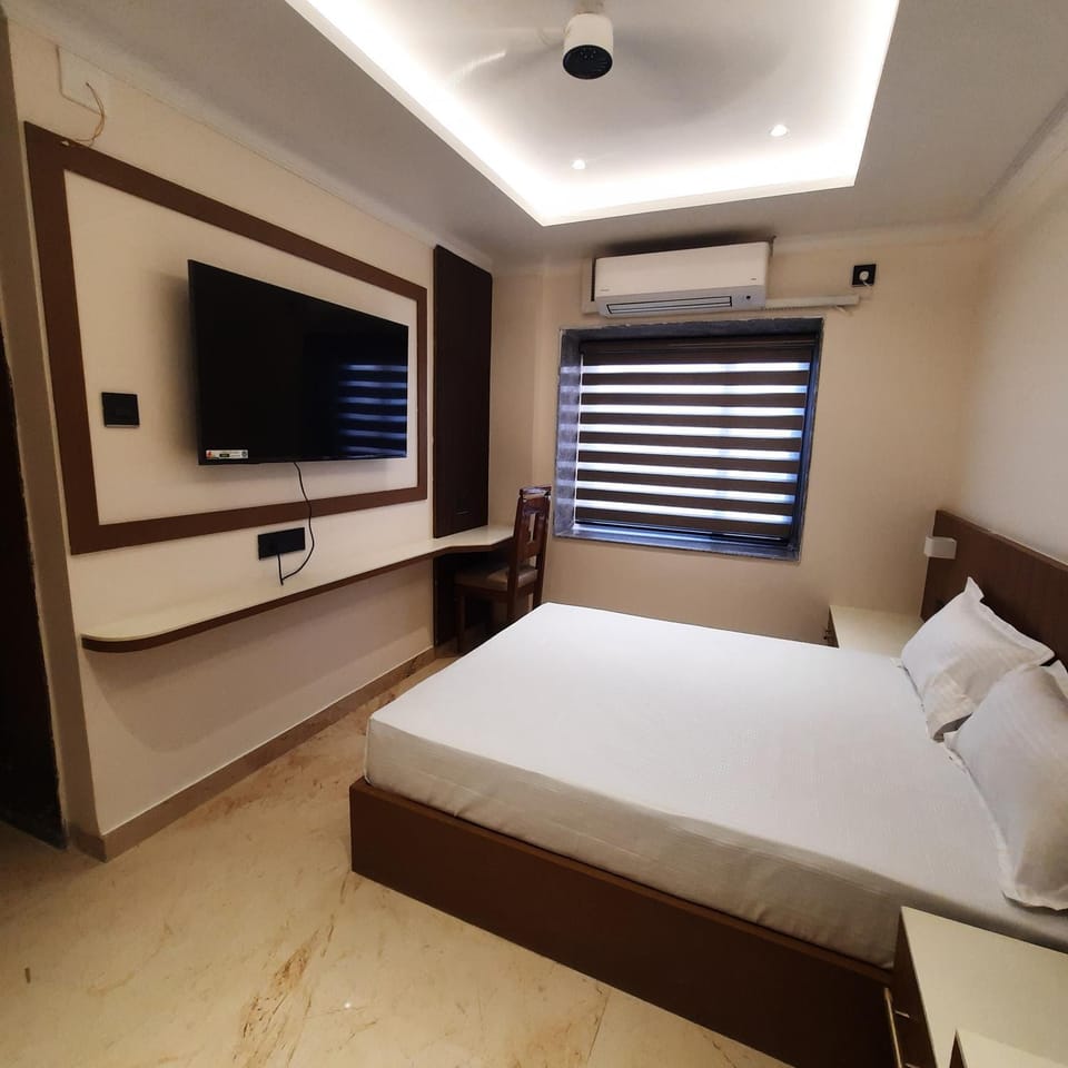 Bed, TV and multimedia, Photo of the whole room, Evening entertainment, Bedroom, air conditioner