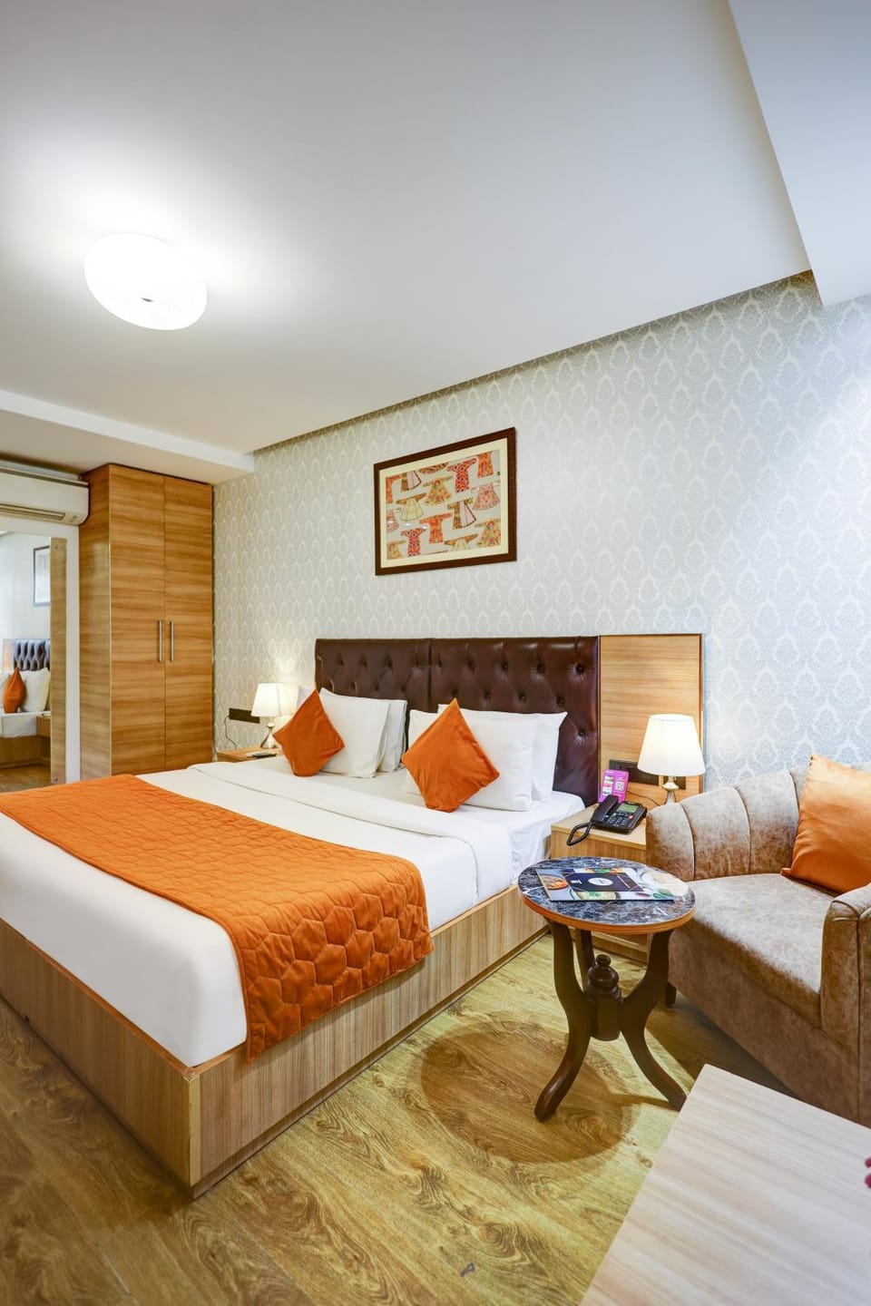 Bed, Seating area