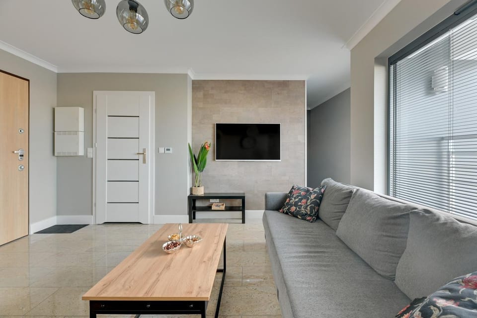 Communal lounge/ TV room, TV and multimedia, Living room