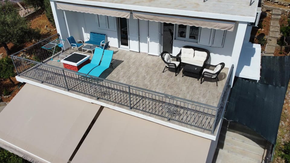 Property building, Balcony/Terrace
