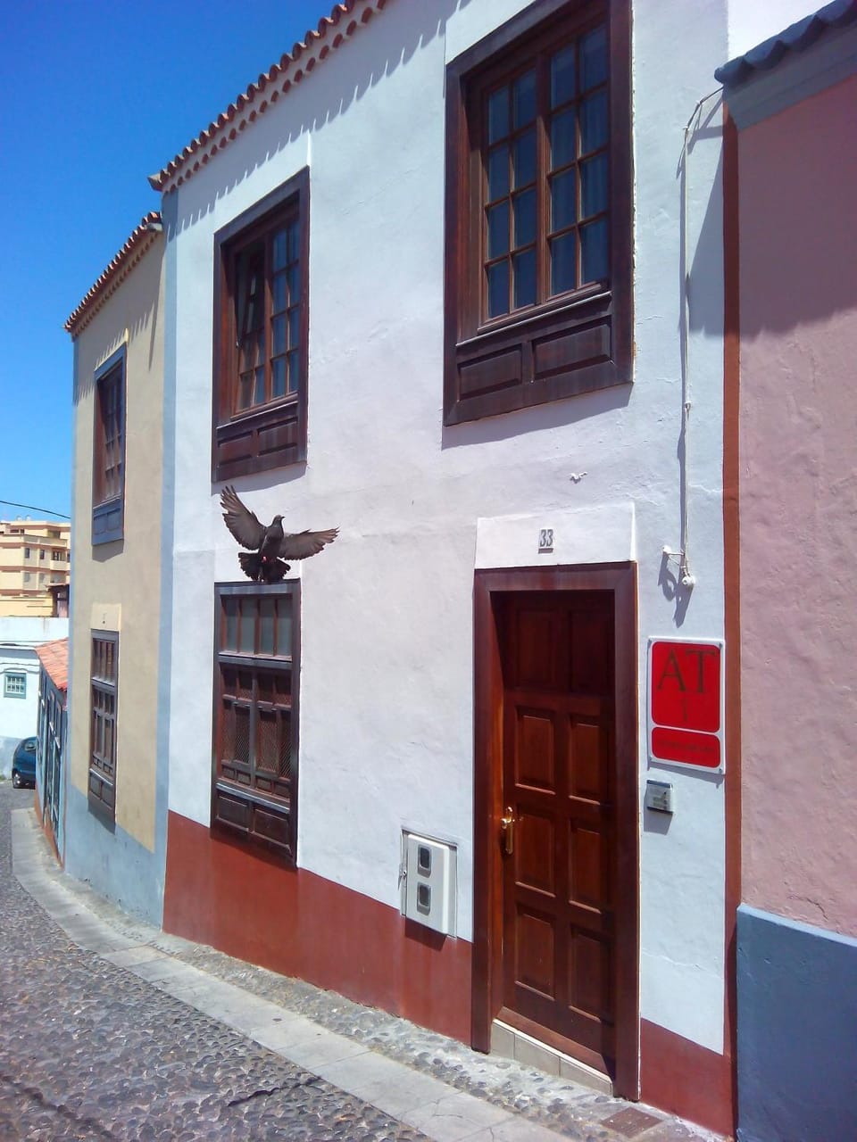 Facade/entrance