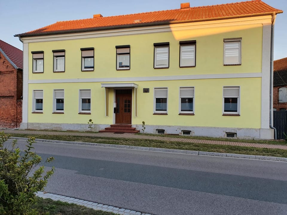 Property building, Facade/entrance
