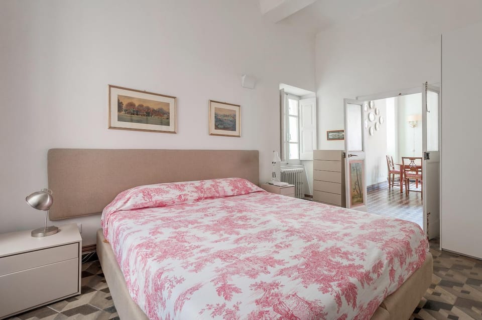 Bed, Living room, Bedroom, air conditioner