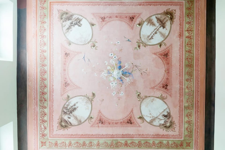 Living room, Decorative detail