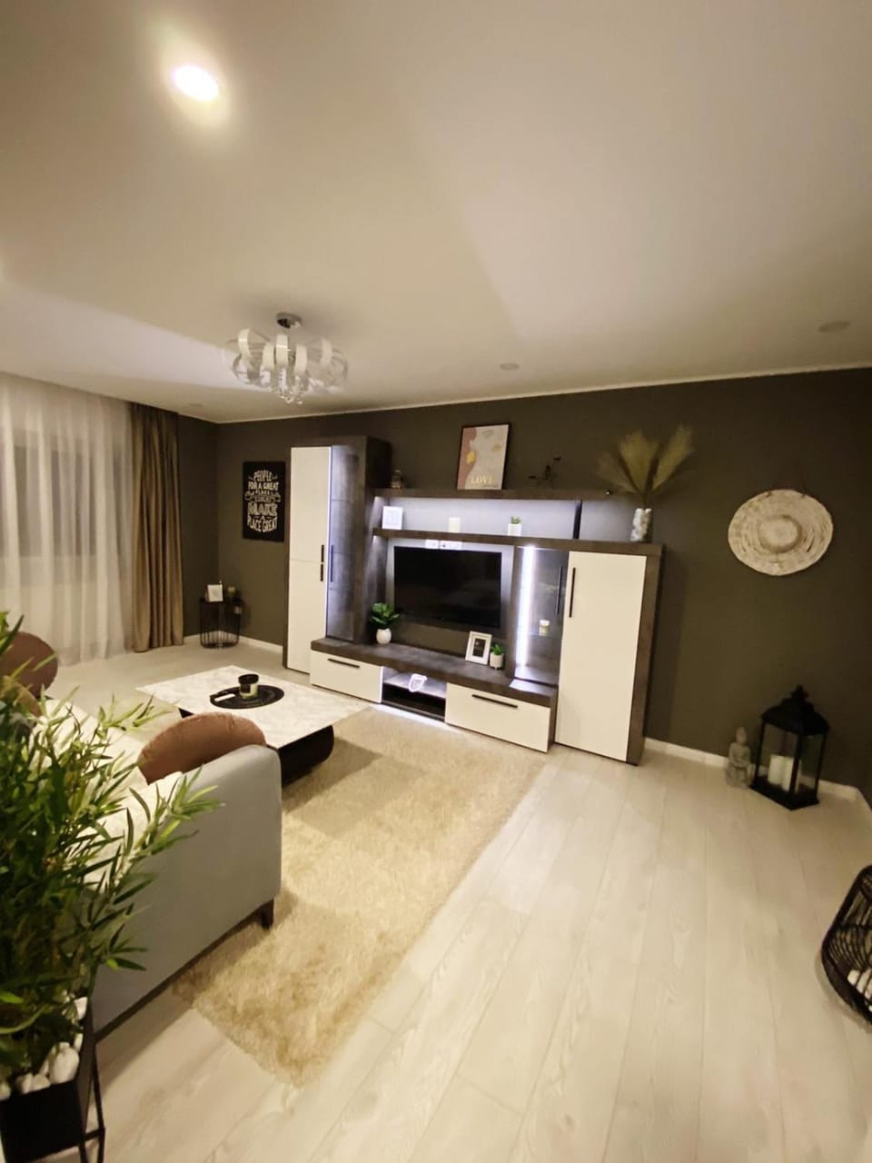 TV and multimedia, Living room, Seating area