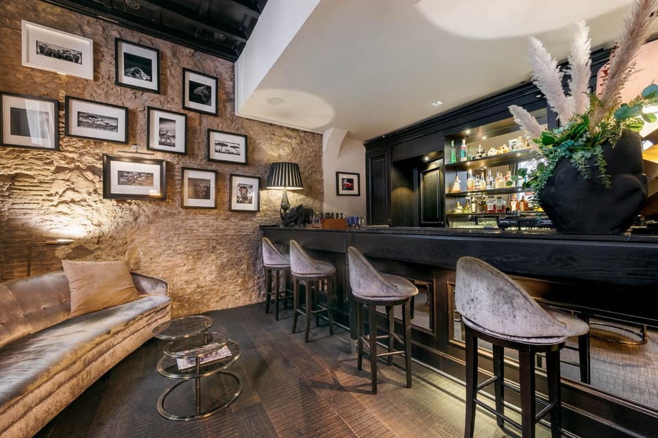 Lounge or bar, Drinks