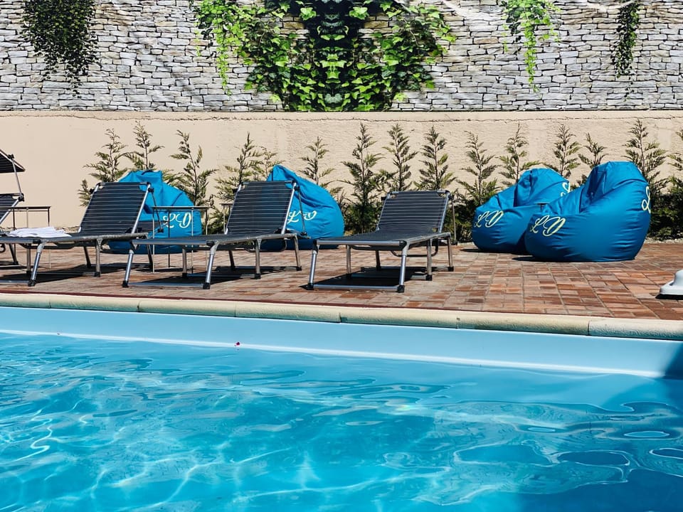 Swimming pool, Swimming pool