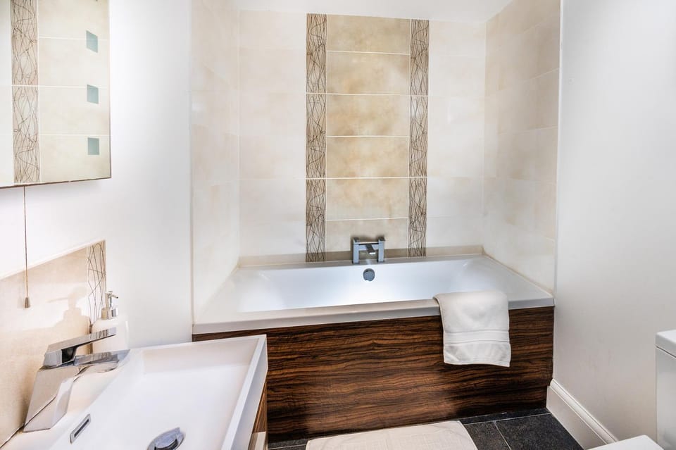 Toilet, Bathroom, Bath