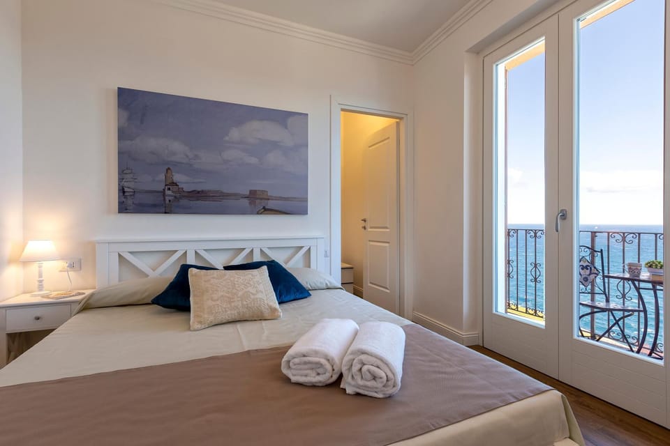 Bed, Bedroom, Sea view