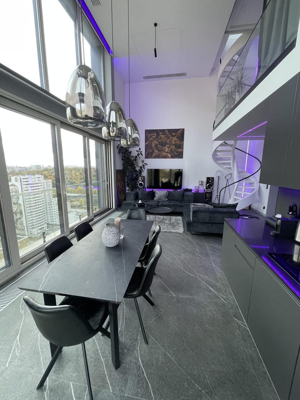 TV and multimedia, Living room, Seating area, Dining area