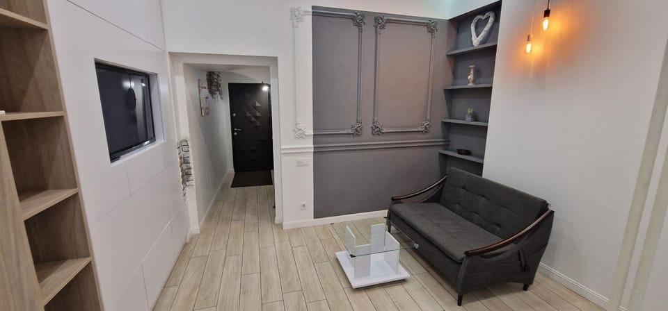 Чорно -білий люкс в центрі світло 24на7 Apartment in Lviv