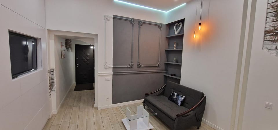 Чорно -білий люкс в центрі світло 24на7 Apartment in Lviv