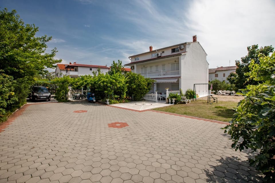 Rab Retreat - 3 Bedroom Apartment Apartment in Primorje-Gorski Kotar County