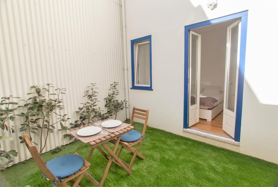 Patio, Garden, Dining area