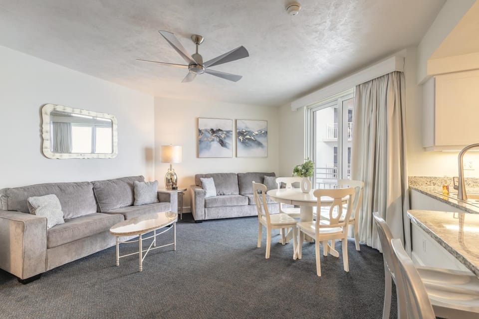 Living room, Seating area, Dining area