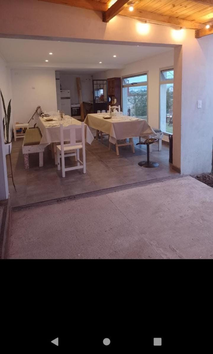 Casa Amplia, Luminosa con Quincho y Pileta! House in Tandil