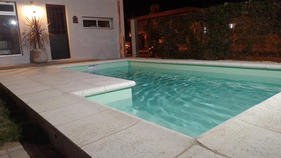 Casa Amplia, Luminosa con Quincho y Pileta! House in Tandil