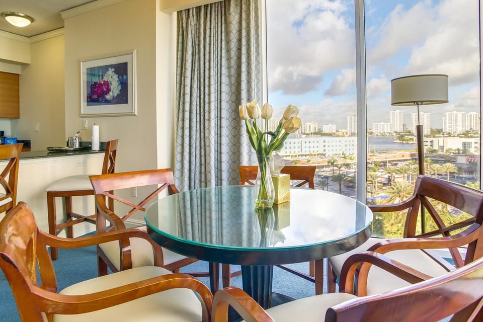 Pool & Tennis: Beachfront Florida Condo! House in Sunny Isles Beach