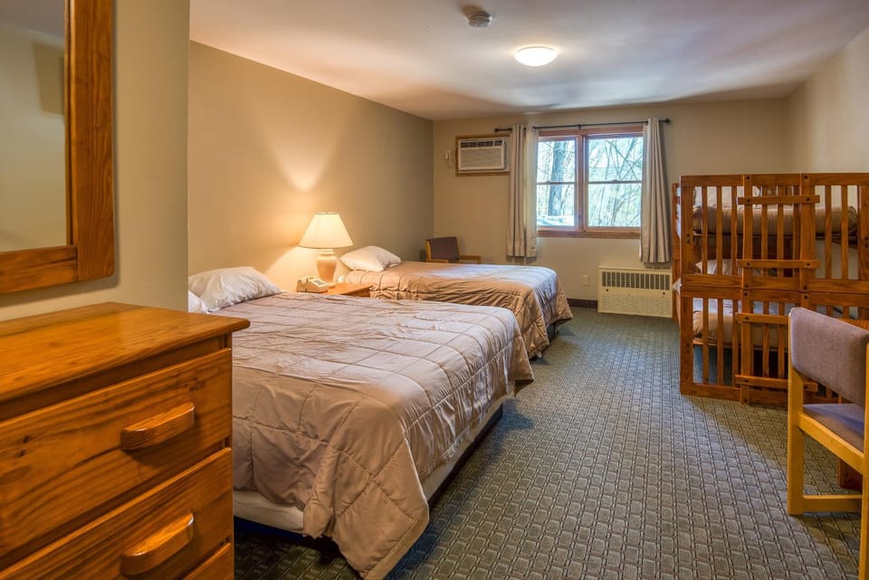 Bed, Photo of the whole room, Bedroom, air conditioner