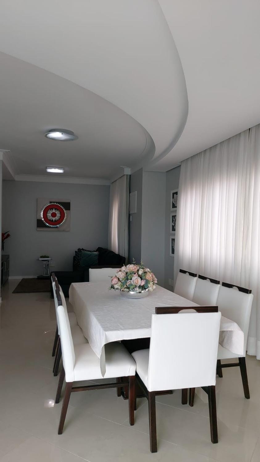 Apartamento em Meia Praia - Quadra Mar 3 Dormitórios 2 Suites Apartment in Porto Belo