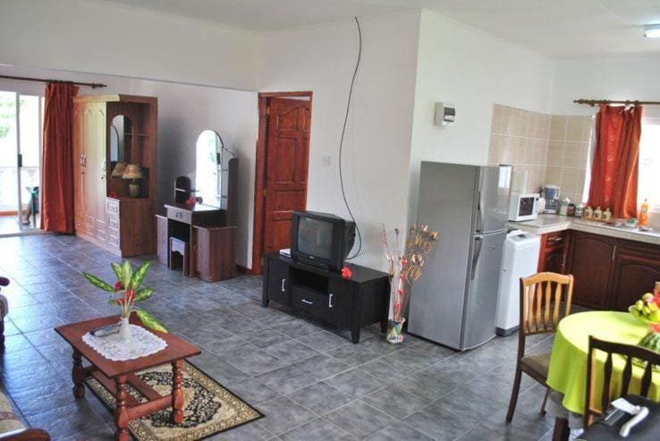 Kitchen or kitchenette, Living room, Dining area