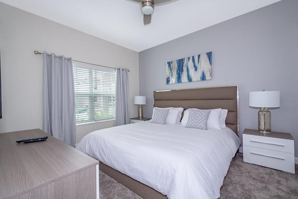4809AM Townhouse 4 Beds & 3 Baths with Private Pool House in Kissimmee