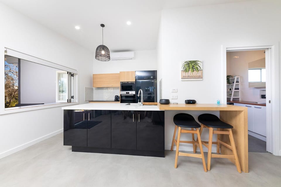 Kitchen or kitchenette, Dining area, kitchen
