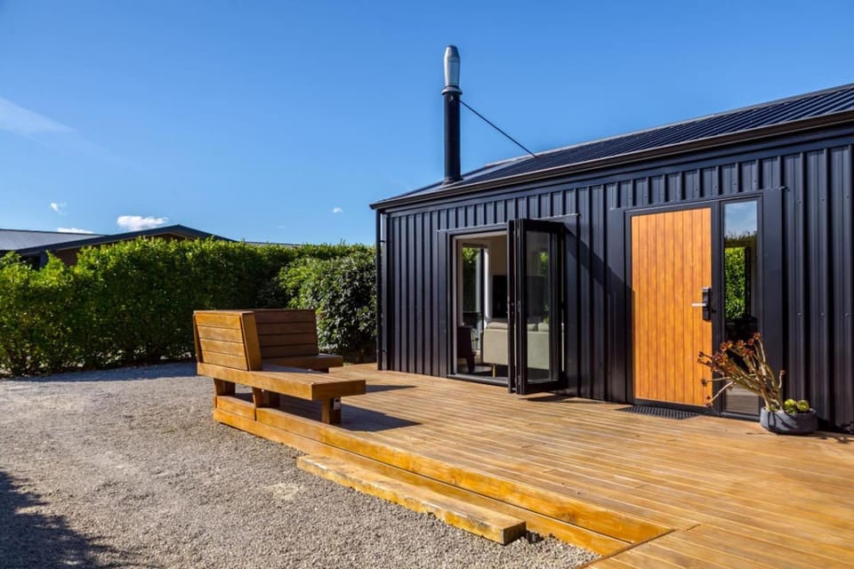 La Maison Noir, Martinborough House in Martinborough