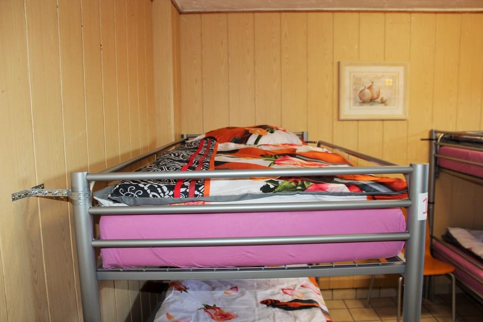 Bed, bunk bed