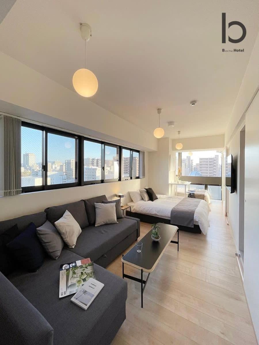 Bed, Seating area