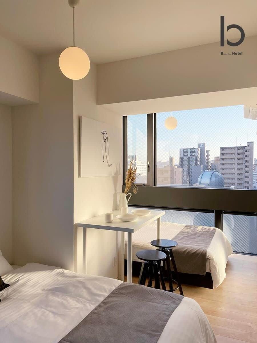 Bed, City view
