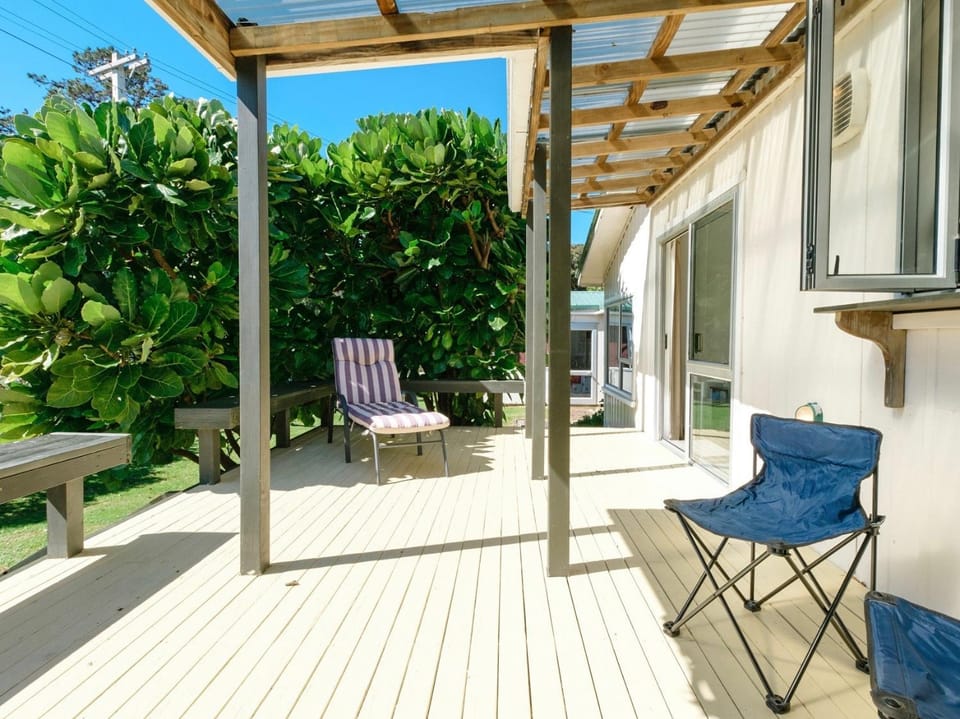 Moa Bach - Blackpool Holiday Home House in Auckland Region