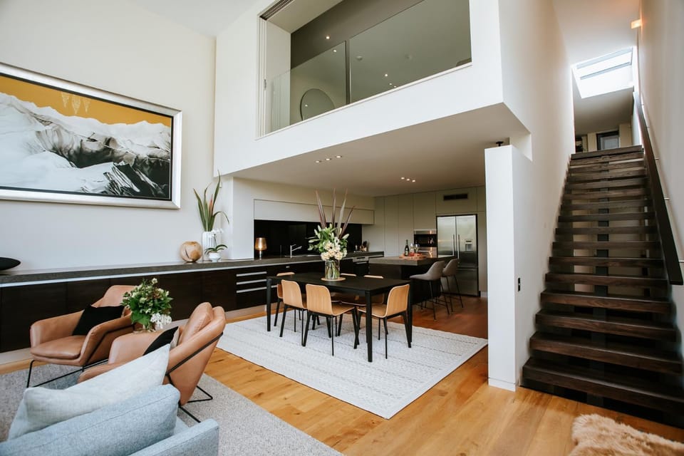 Living room, Dining area