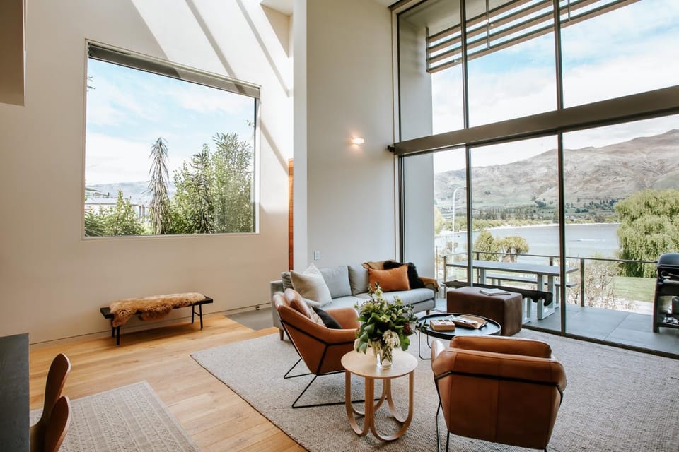 BBQ facilities, Living room, Lake view, Mountain view